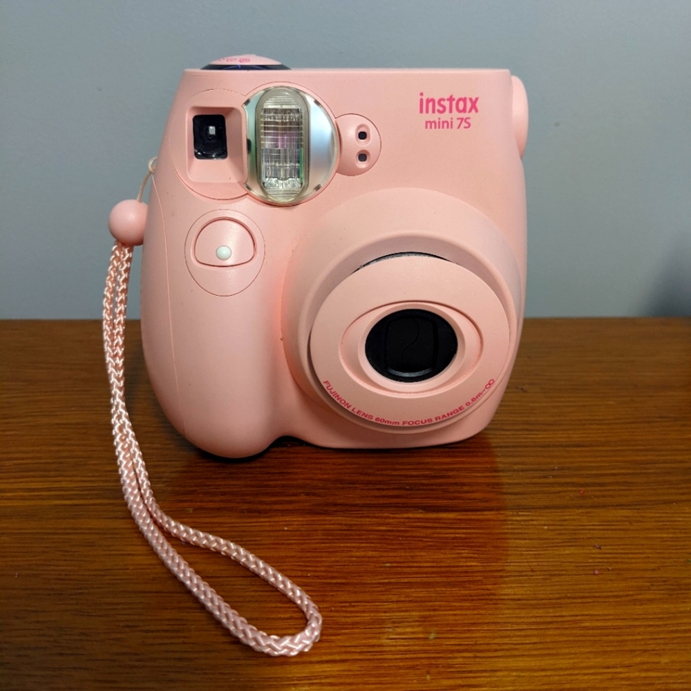Instax mini 7s polaroid camera